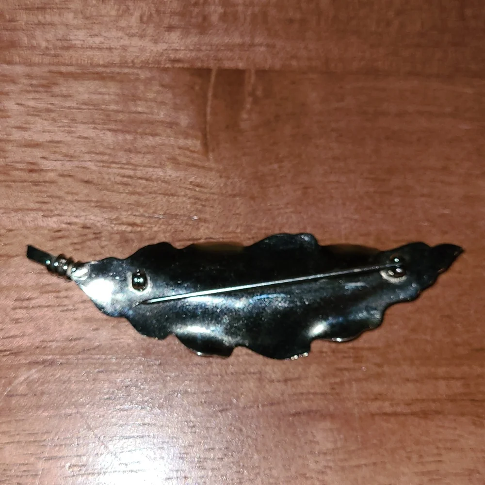 Vintage Brushed Silver-tone Brooch Long Leaf or Feather with stamped design MCM - Picture 4 of 8